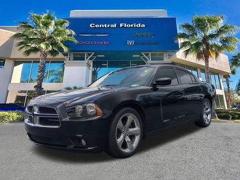 Used 2014 Dodge Charger SXT RWD image 9