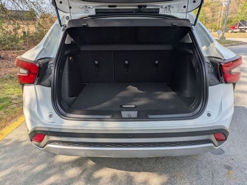 New 2026 Chevrolet Trax LT w/ Sunroof Package FWD image 27