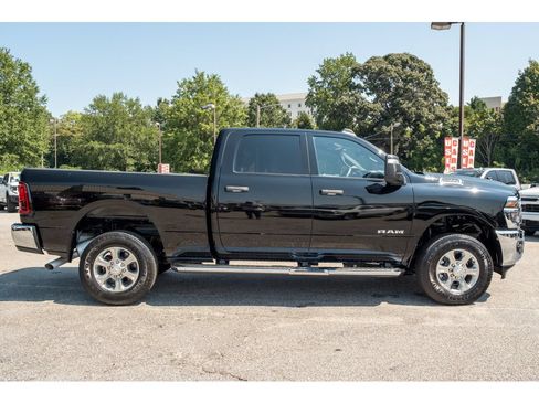 Used 2025 RAM 2500 Big Horn AWD/4WD image 9