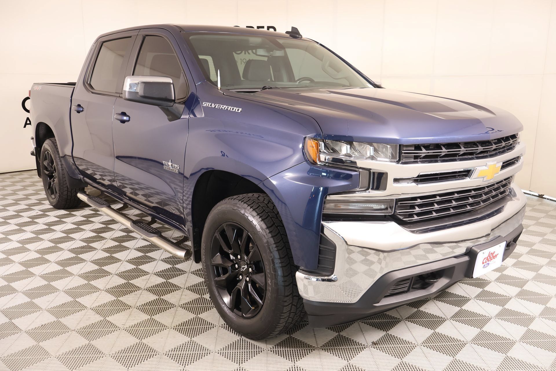 Used 2020 Chevrolet Silverado 1500 LT w/ Texas Edition AWD/4WD image 1