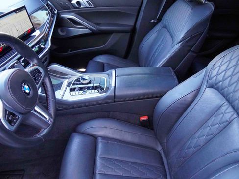 Used 2025 BMW X6 M60i image 11