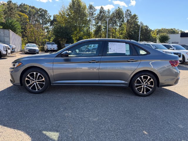 Used 2025 Volkswagen Jetta Sport FWD image 2