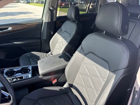 Used 2026 Volkswagen Atlas SE w/ Panoramic Sunroof Package FWD image 10