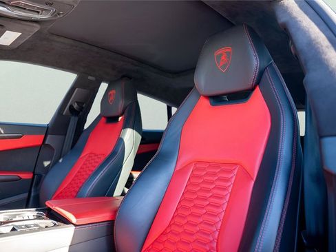 Used 2022 Lamborghini Urus AWD/4WD image 22