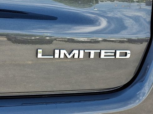 Used 2022 Jeep Compass Limited AWD/4WD image 30