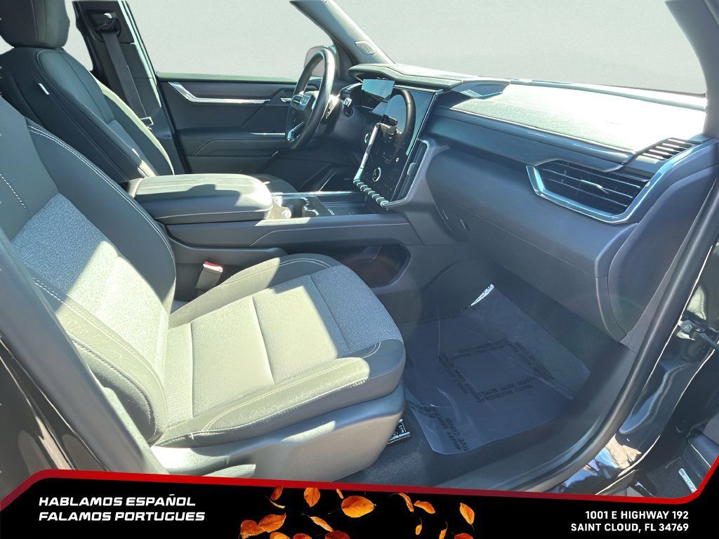 Used 2025 GMC Acadia Elevation FWD image 32