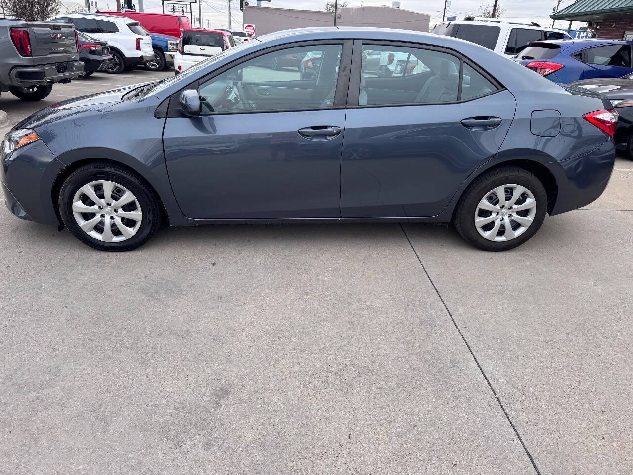 Used 2016 Toyota Corolla LE FWD image 16