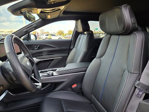 Certified 2025 Cadillac Lyriq Luxury image 29