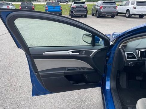 Used 2018 Ford Fusion S FWD image 19