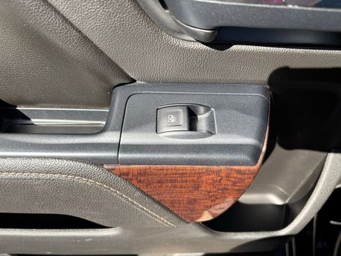 Used 2017 GMC Sierra 1500 SLE image 24