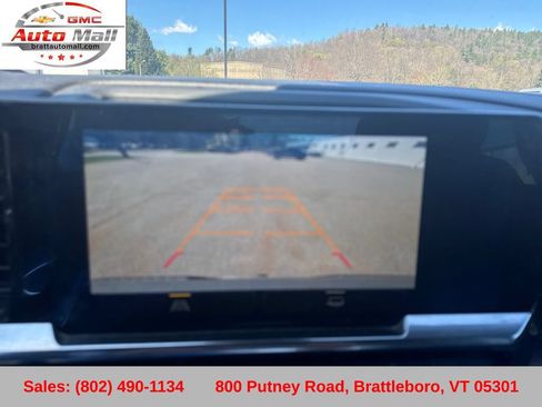 Used 2023 Chevrolet Silverado 1500 LT w/ Z71 Off-Road Package AWD/4WD image 30