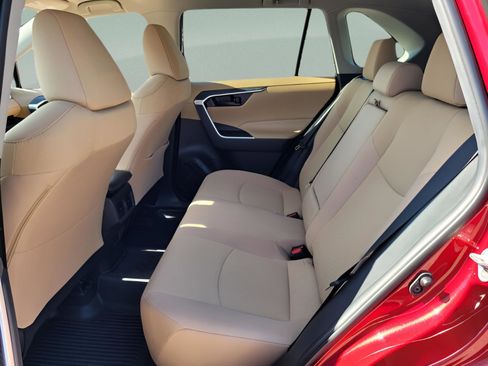 Certified 2022 Toyota RAV4 LE image 14