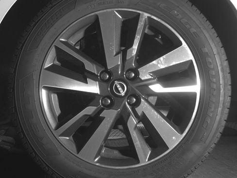 Used 2025 Nissan Versa SV image 14