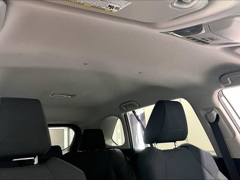 Used 2020 Toyota RAV4 LE AWD/4WD image 33