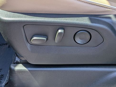 Used 2024 Chevrolet Suburban Premier w/ Premium Package AWD/4WD image 14