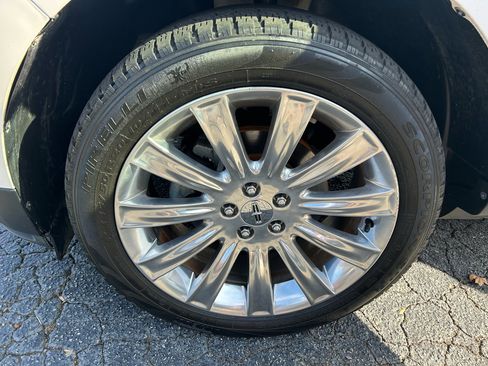 Used 2011 Lincoln MKX FWD w/ 101A Rapid Spec Order Code image 15