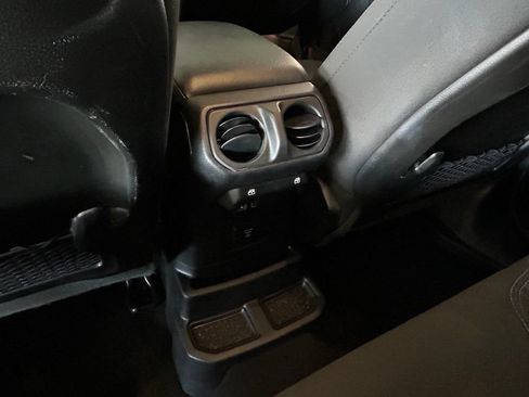 Used 2024 Jeep Wrangler Unlimited Rubicon 4xe AWD/4WD image 55
