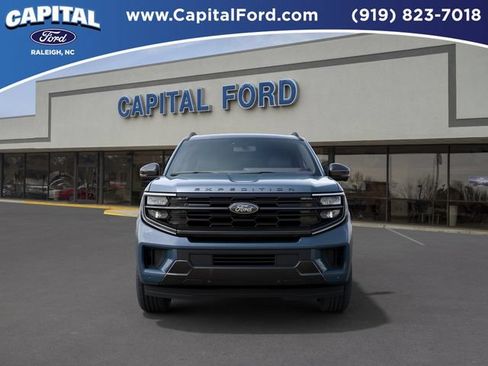 New 2027 Ford Expedition Platinum w/ Stealth Performance Package AWD/4WD image 3