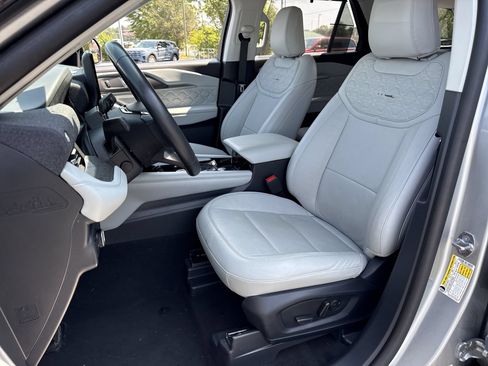 Certified 2025 Ford Explorer Platinum w/ Ultimate Package RWD image 15