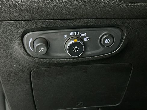 Used 2020 Buick Encore GX Preferred image 16