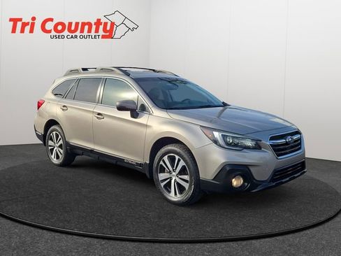 Used 2018 Subaru Outback 2.5i Limited image 1
