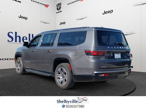 Used 2023 Jeep Wagoneer L Series II image 2