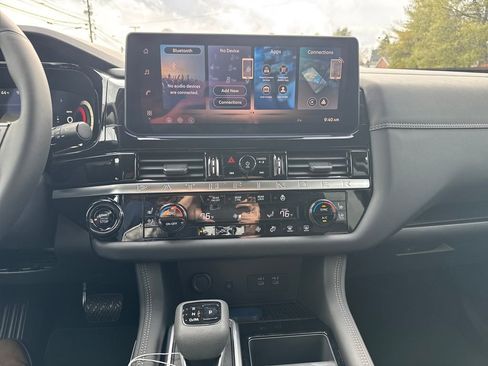 New 2026 Nissan Pathfinder Platinum image 19