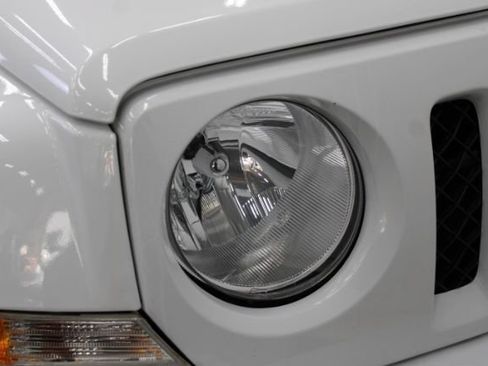 Used 2016 Jeep Patriot High Altitude FWD image 24