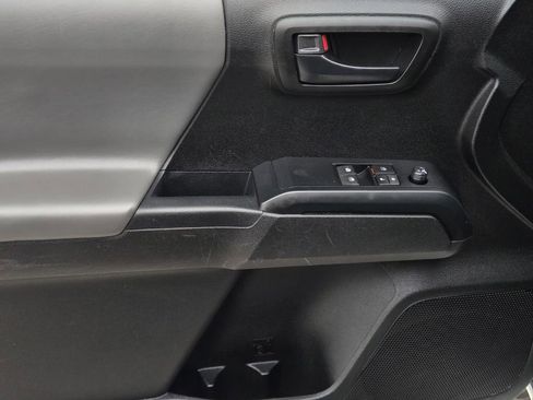 Used 2021 Toyota Tacoma SR image 15