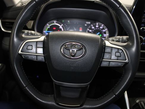 Used 2022 Toyota Highlander XLE image 37