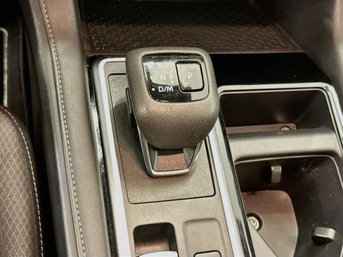 Used 2025 Nissan Pathfinder SV AWD/4WD image 24