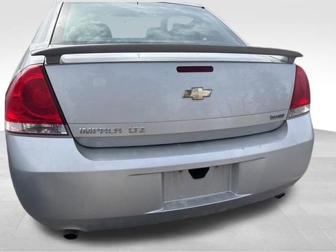Used 2012 Chevrolet Impala LTZ FWD image 17