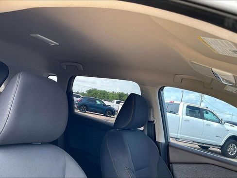 Used 2023 Nissan Rogue S AWD/4WD image 25
