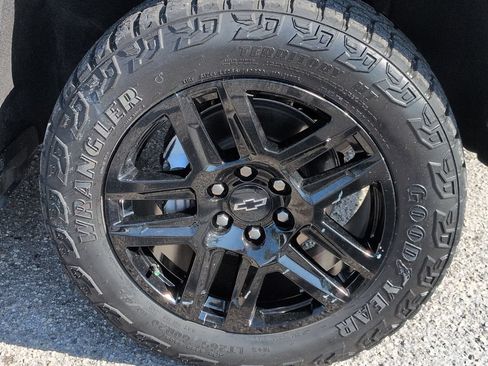Used 2023 Chevrolet Silverado 1500 LT Trail Boss AWD/4WD image 11