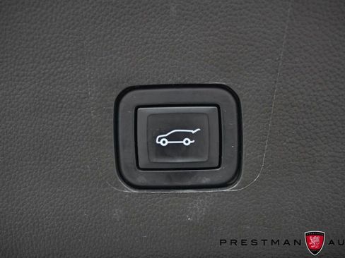 Used 2022 Chevrolet Traverse High Country AWD/4WD image 55