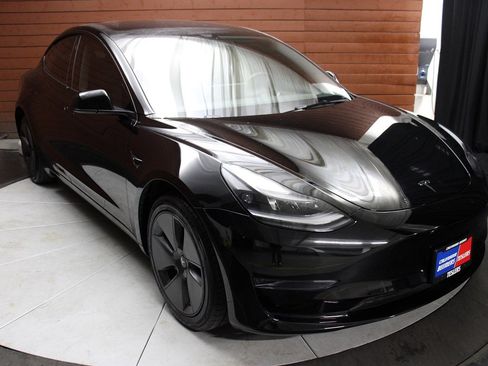 Used 2023 Tesla Model 3 Standard Range image 6