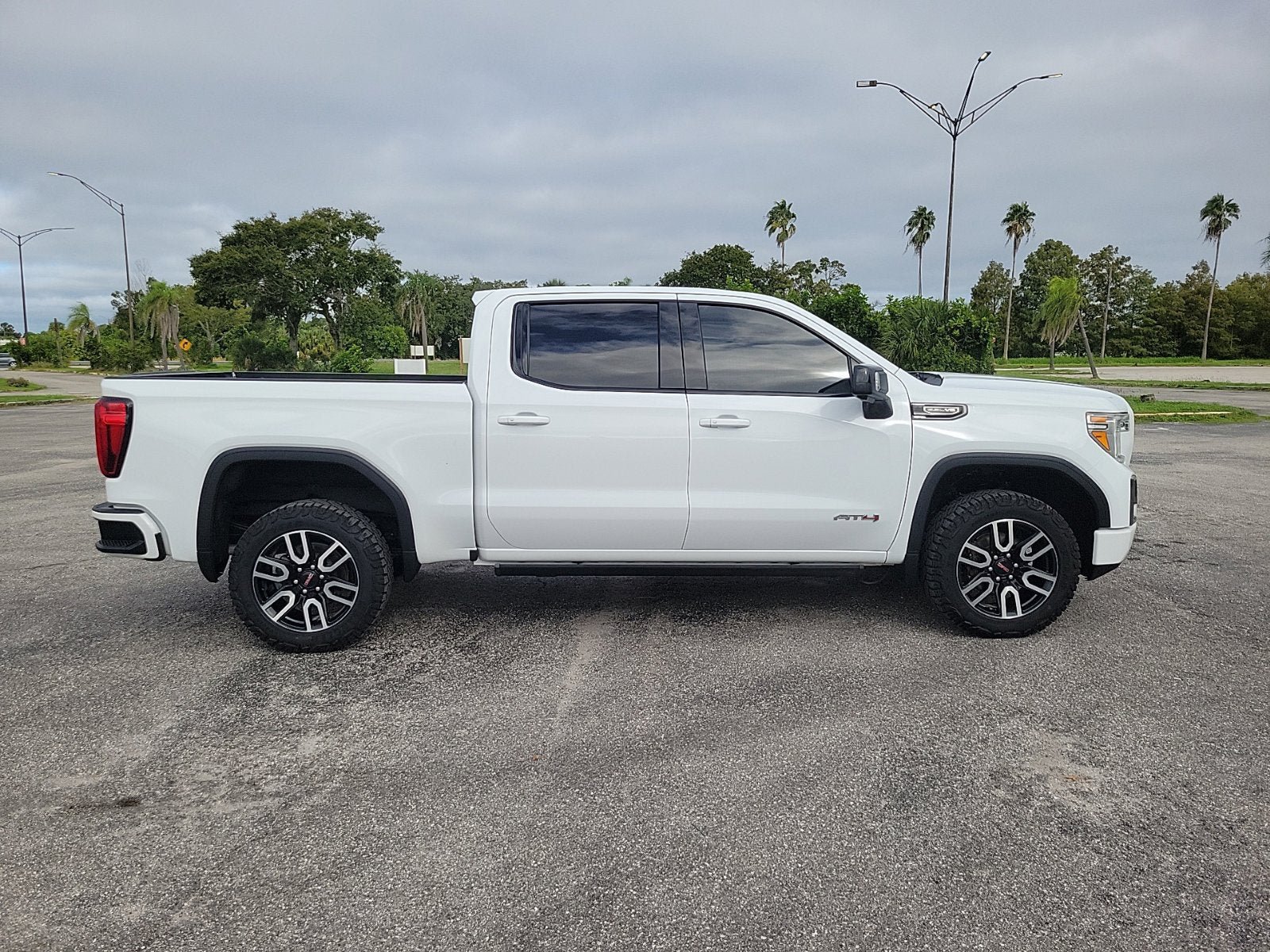 Certified 2021 GMC Sierra 1500 AT4 AWD/4WD image 4