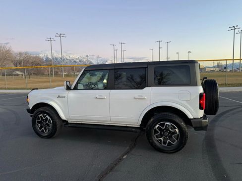 Used 2024 Ford Bronco Outer Banks image 3
