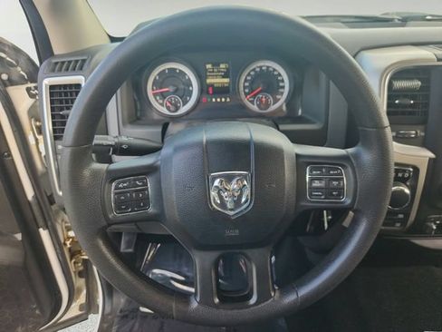 Used 2019 RAM 1500 Classic SLT AWD/4WD image 11