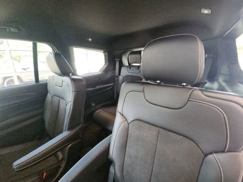 New 2025 Jeep Grand Cherokee L Altitude RWD image 18