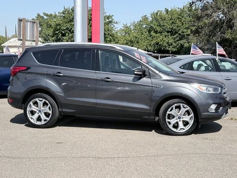 Used 2019 Ford Escape Titanium AWD/4WD image 4