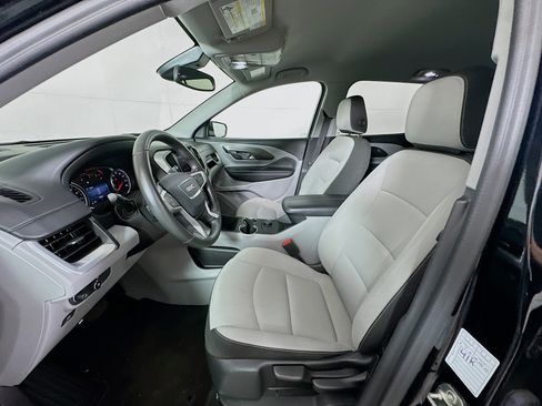 Used 2024 GMC Terrain SLE image 13
