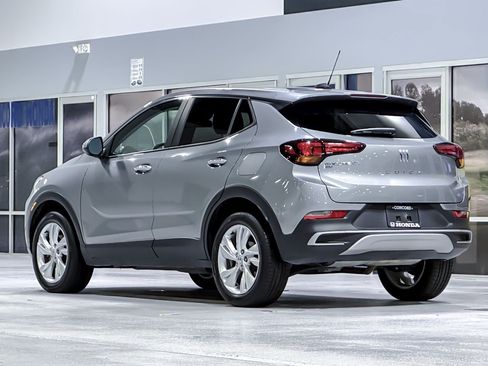 Used 2025 Buick Encore GX Preferred AWD/4WD image 3