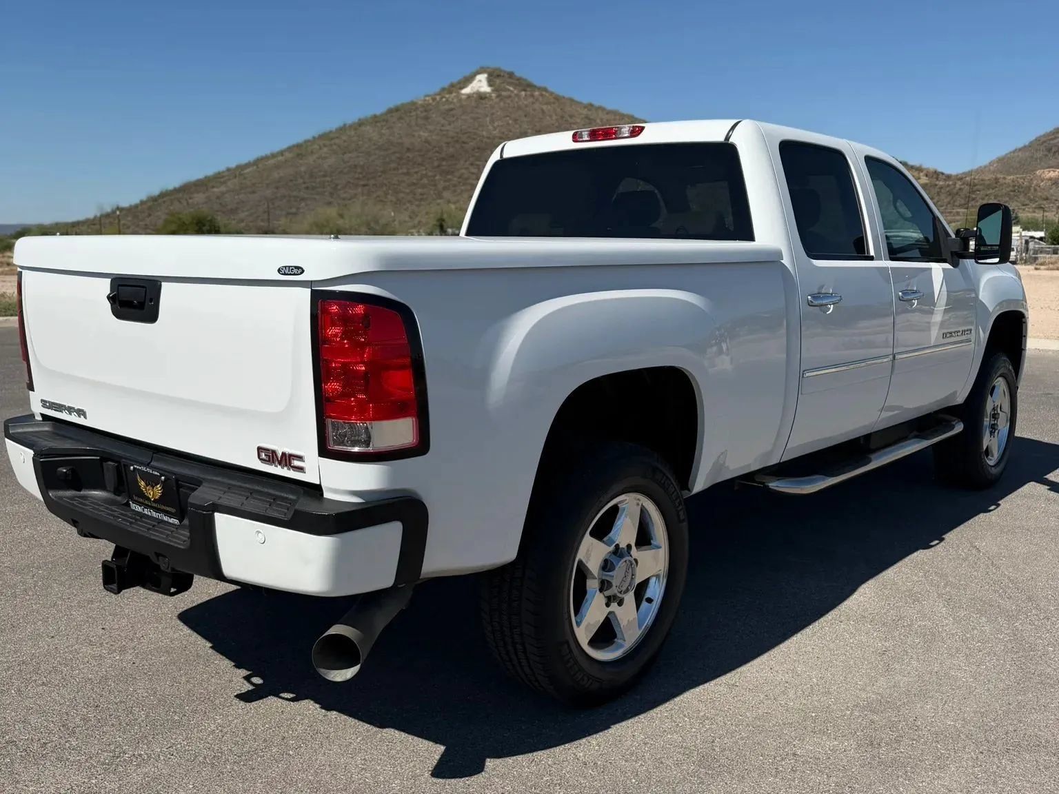Used 2011 GMC Sierra 2500 Denali AWD/4WD image 6