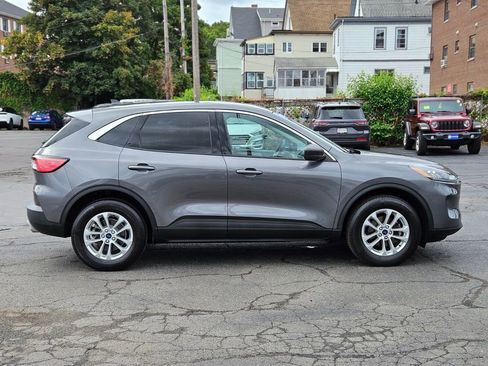 Used 2022 Ford Escape SE image 6