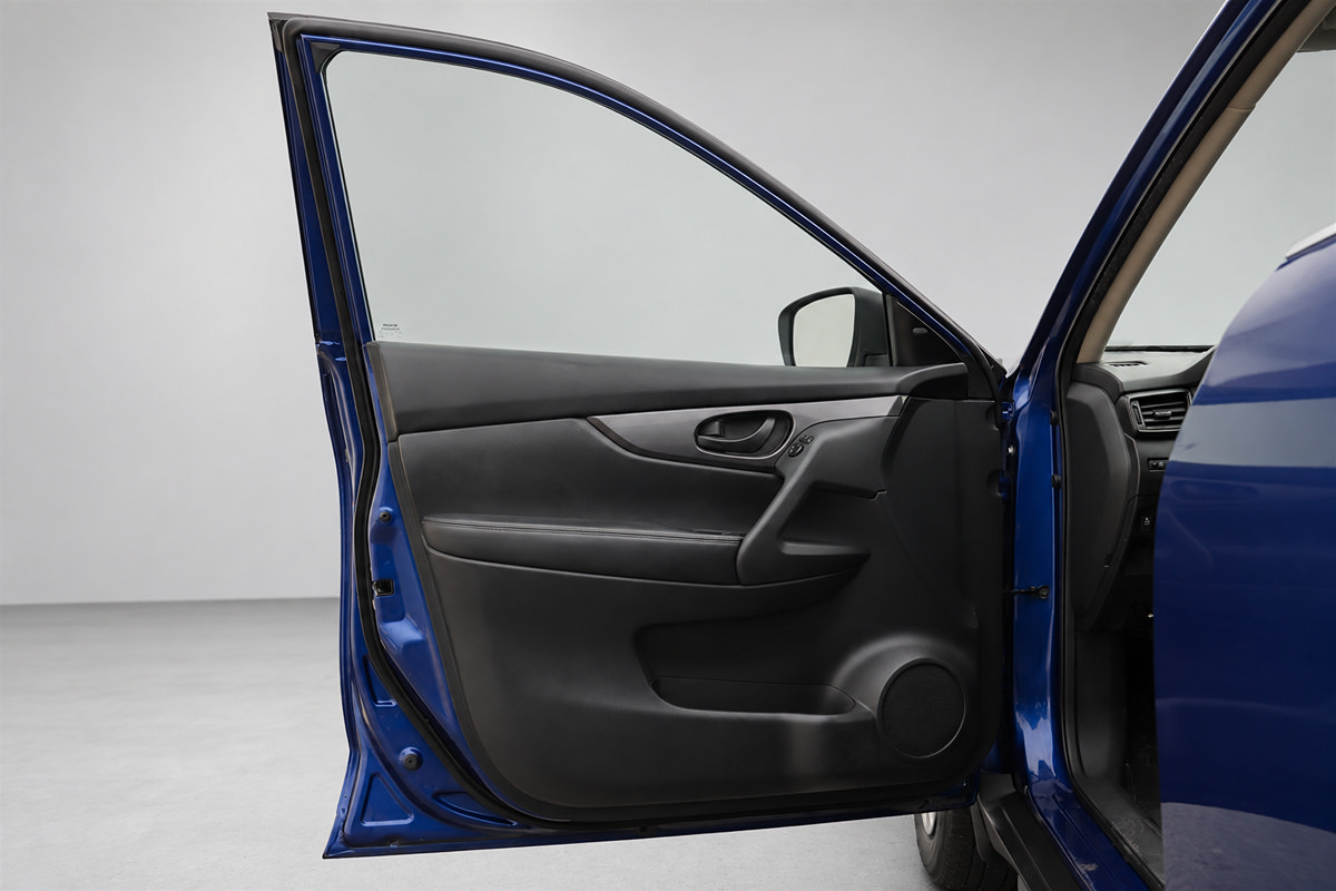 Used 2020 Nissan Rogue S FWD image 23