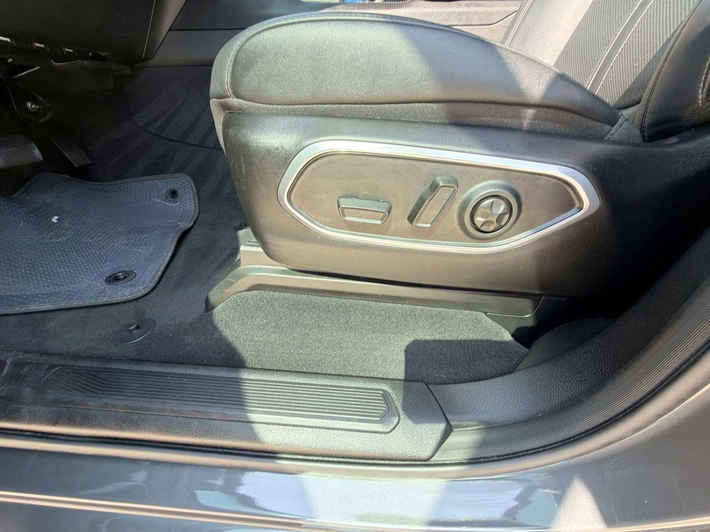 Certified 2023 Jeep Wagoneer Series II RWD image 14
