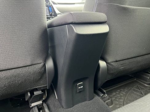 Certified 2018 Toyota Prius Three image 16