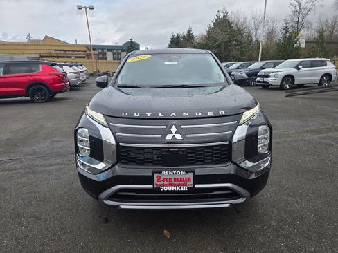 New 2026 Mitsubishi Outlander SE image 2