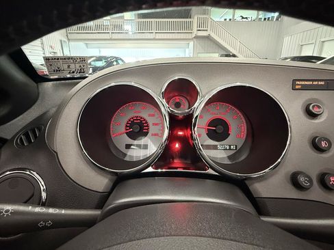 Used 2008 Pontiac Solstice Convertible w/ Premium Package RWD image 21